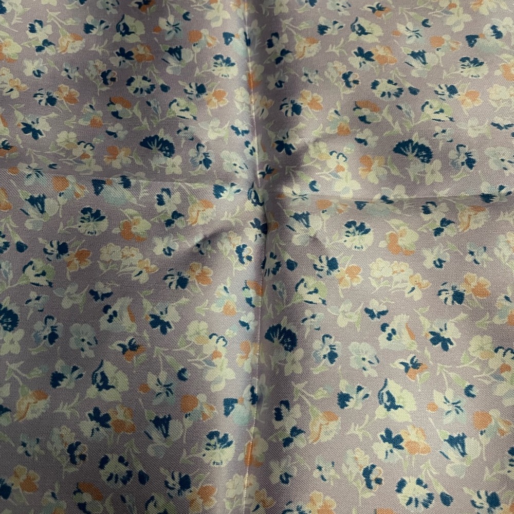 Cremieux 16 x 16” all silk pocket square. NWT. $30 value. - Picture 4 of 4